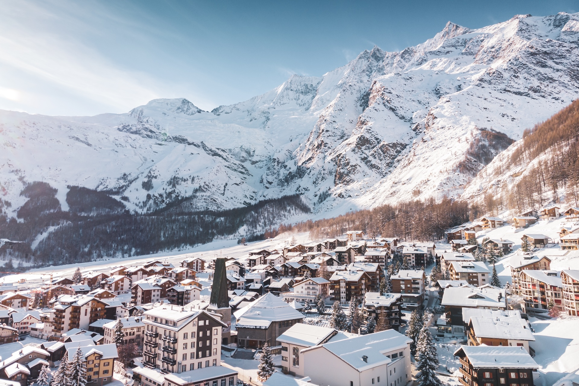Ski et magie hivernale au cœur des plus hauts sommets de Suisse