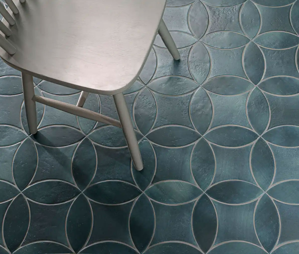 Nexus-and-Leaf-Midnight-Blue-Matte-SolidROOM