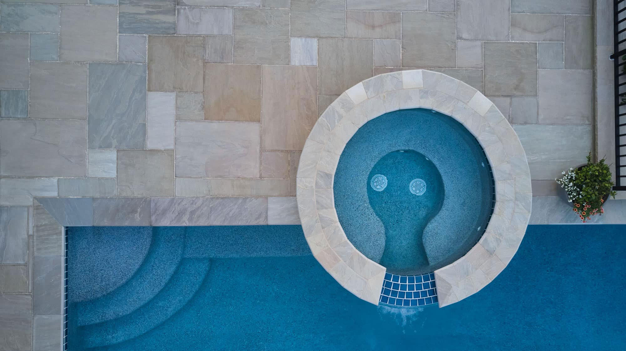 Seagrass 24x24 Classic Sandstone Paver