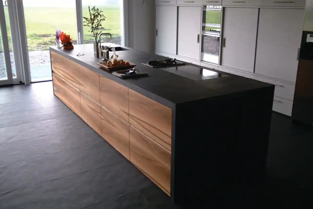 Black Blizzard - T-4520-SC-BLBL-WT-18X36