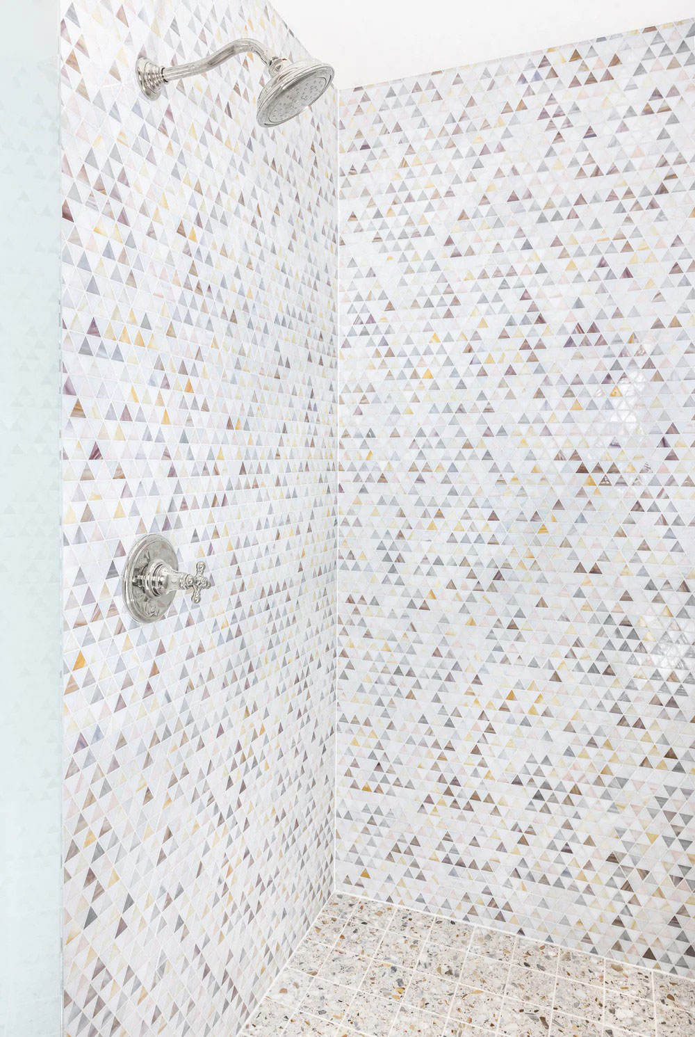 T-279219-JAGL-PKBL-WT-MOSTRIA-GLS-room01