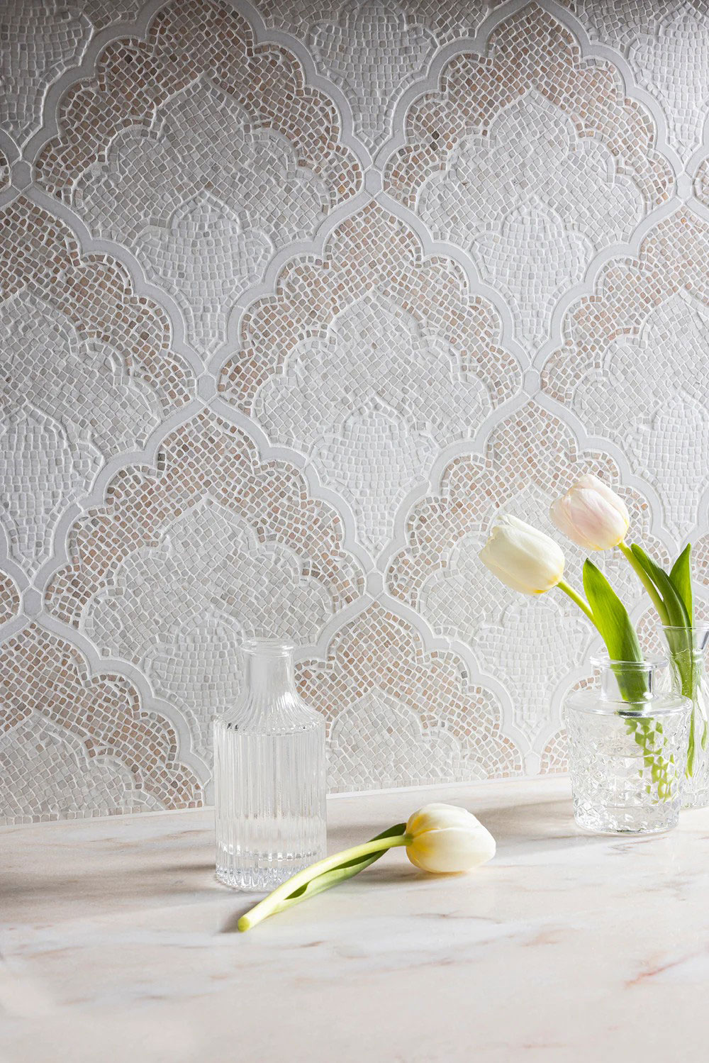 T-279219-ALW-CRM-MOSAFE-4QX9TQ-T-room