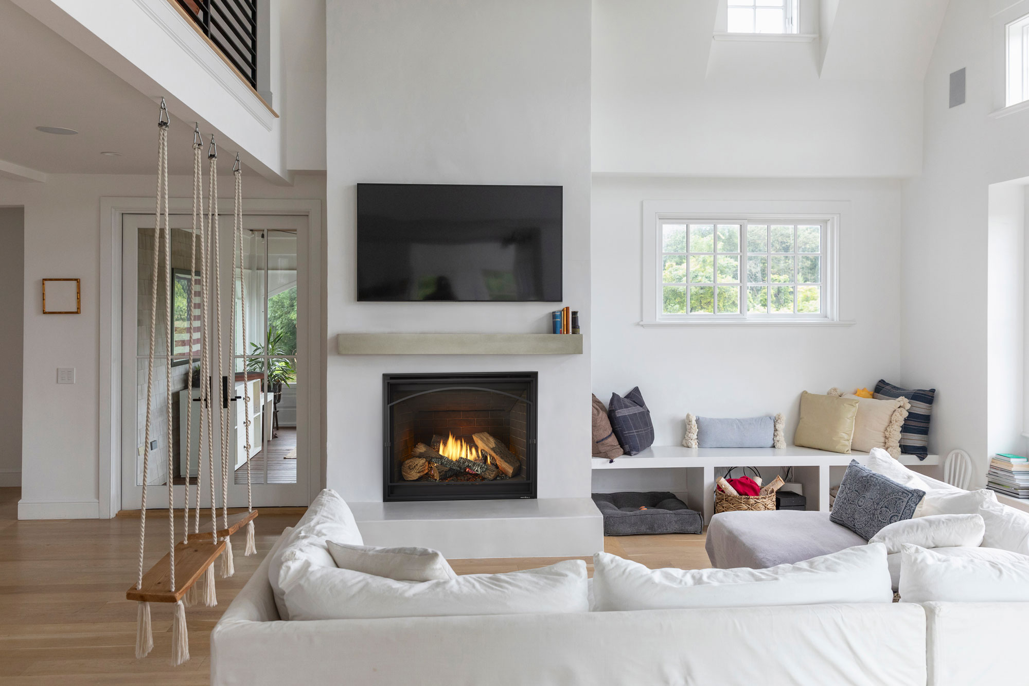 10A 6KX-CU BK-CHAPEL Cove-Gray-Non-Com-Shelf AdobeStock 473656548-hi-res