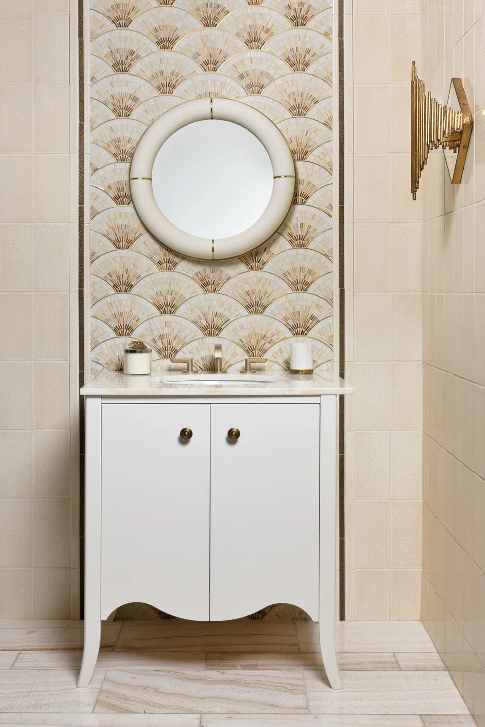 T-279219-JGFC-COMB-MOSGLASS-3X12-GLS-room