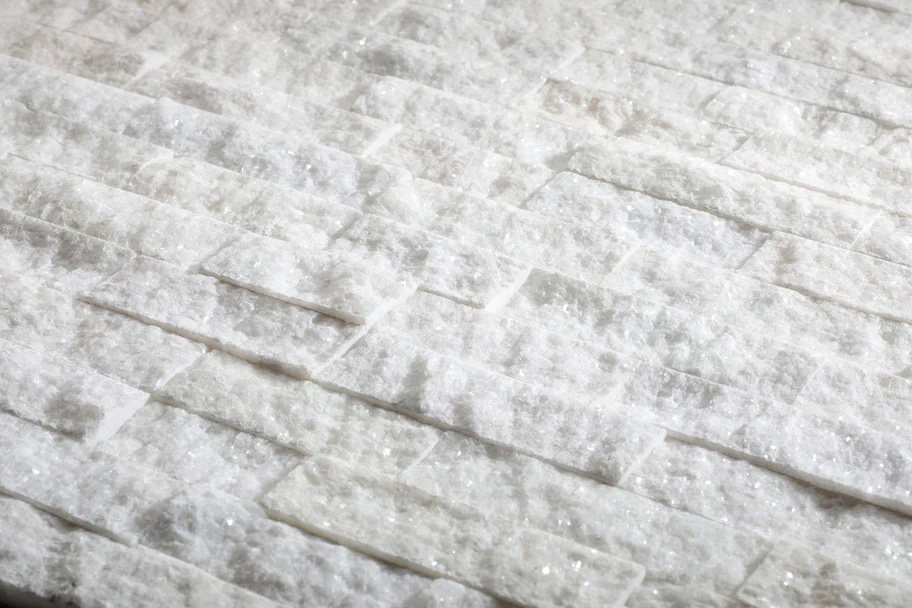 Ledge Panel Frost White Split Face