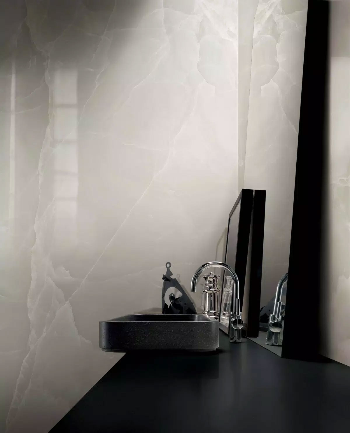 T-3806-ECLUX-CLWH-FT-24X48-GLS-room01