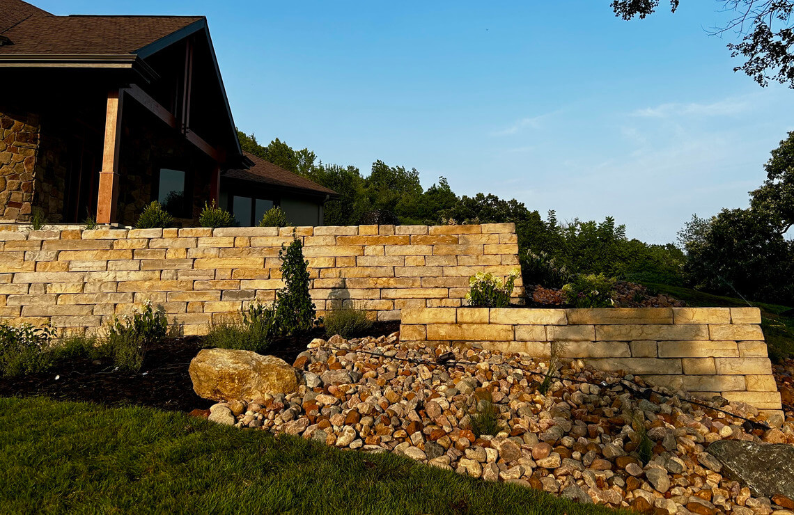 Kodah Wall and Columns