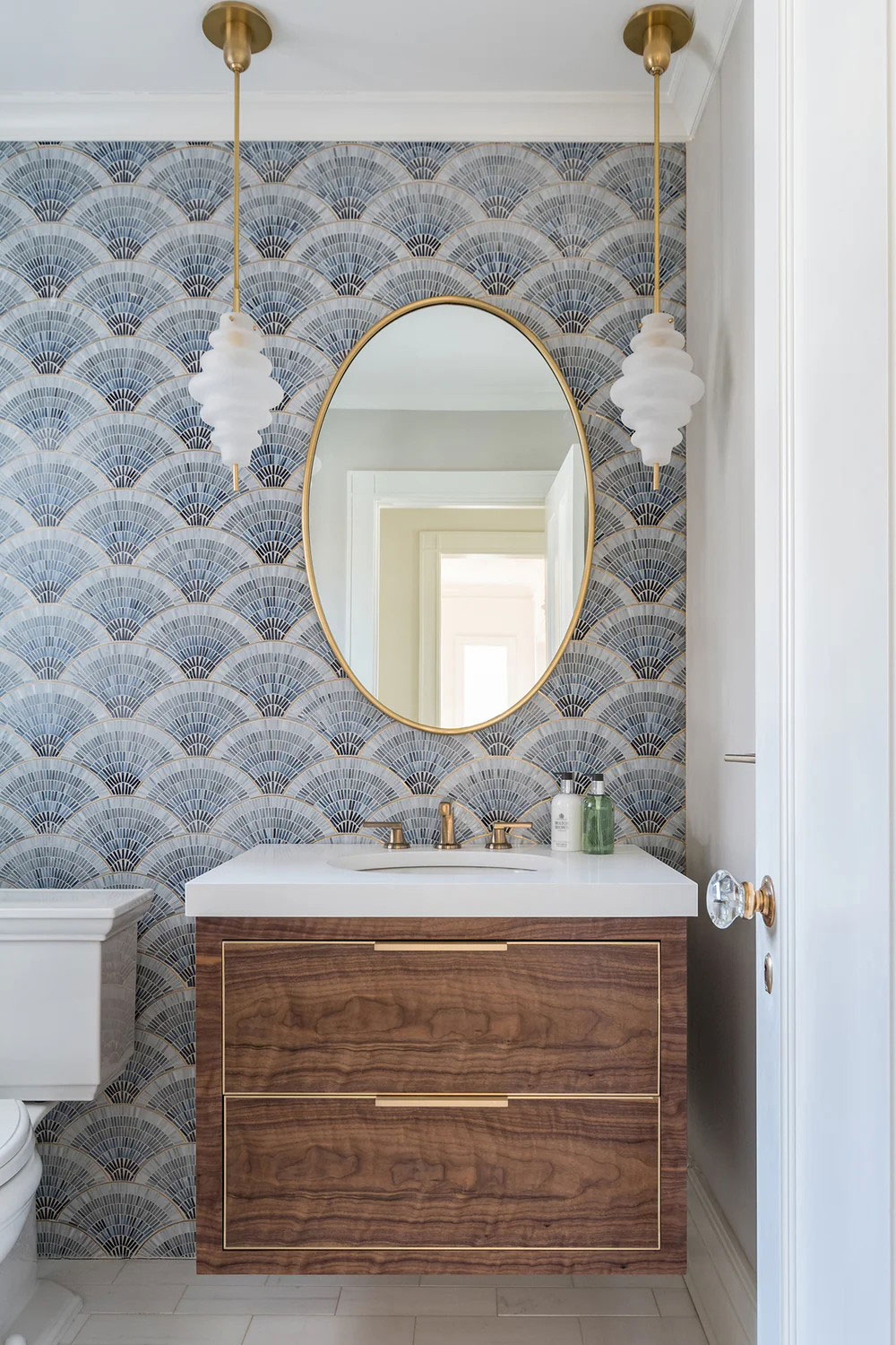 T-279219-JGFC-BOMB-MOSGLASS-3X12-GLS-room02