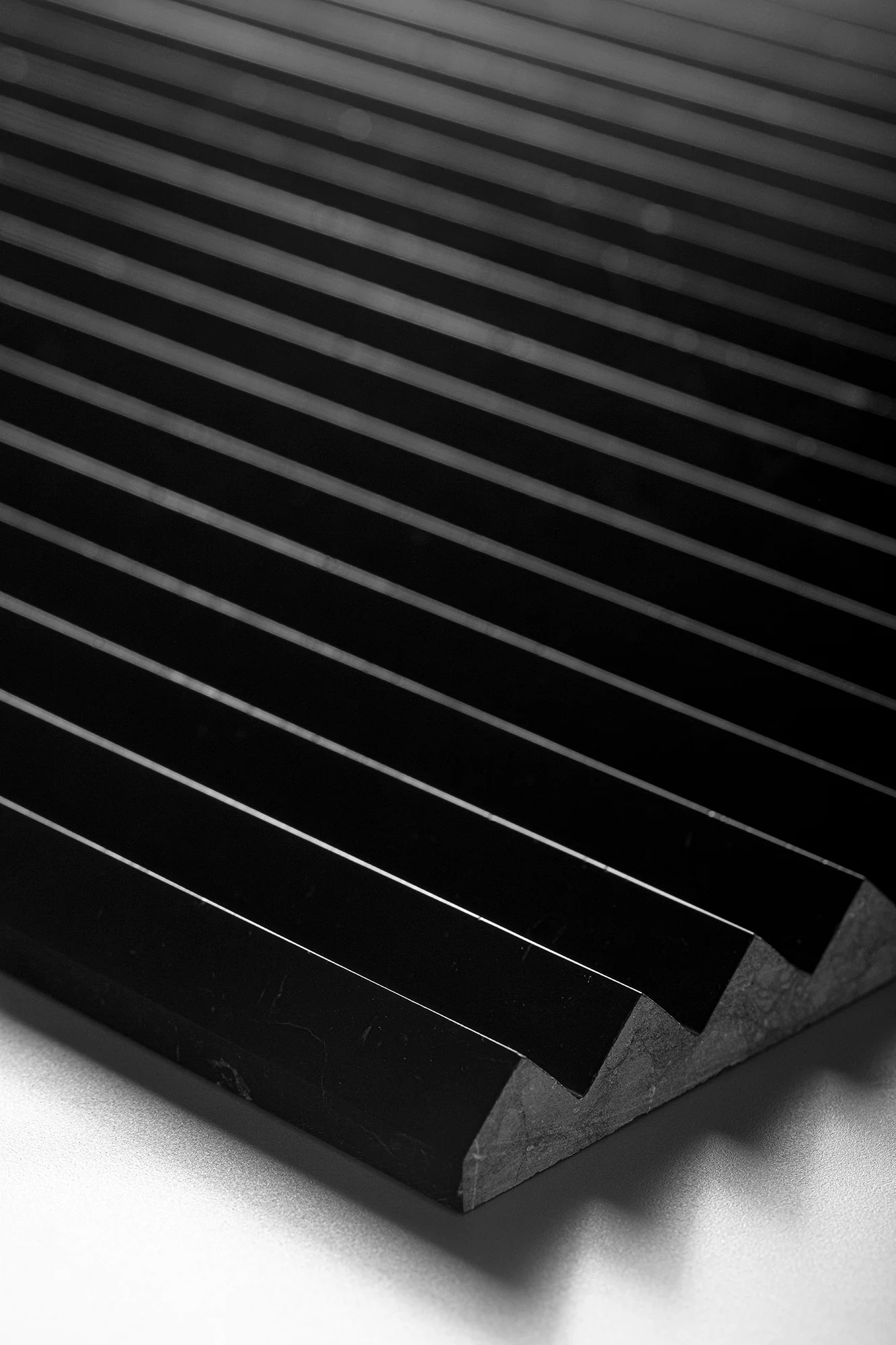 Pinnacle - T-279219-CARV-NERO-WT-12X24XTE-HND