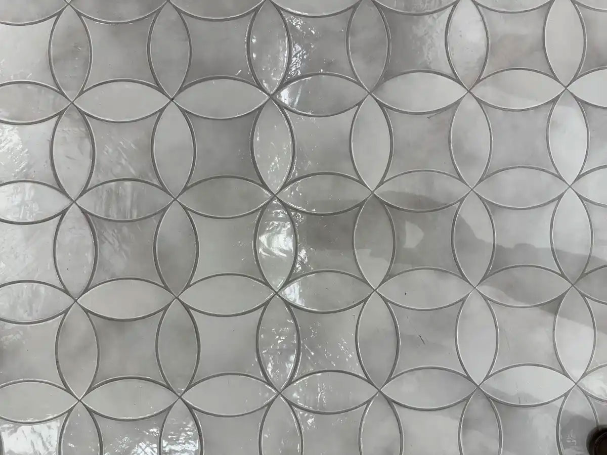 Tarragona-Lumen-Gray-Install-3 2025-07-29-170010 gdqwROOM