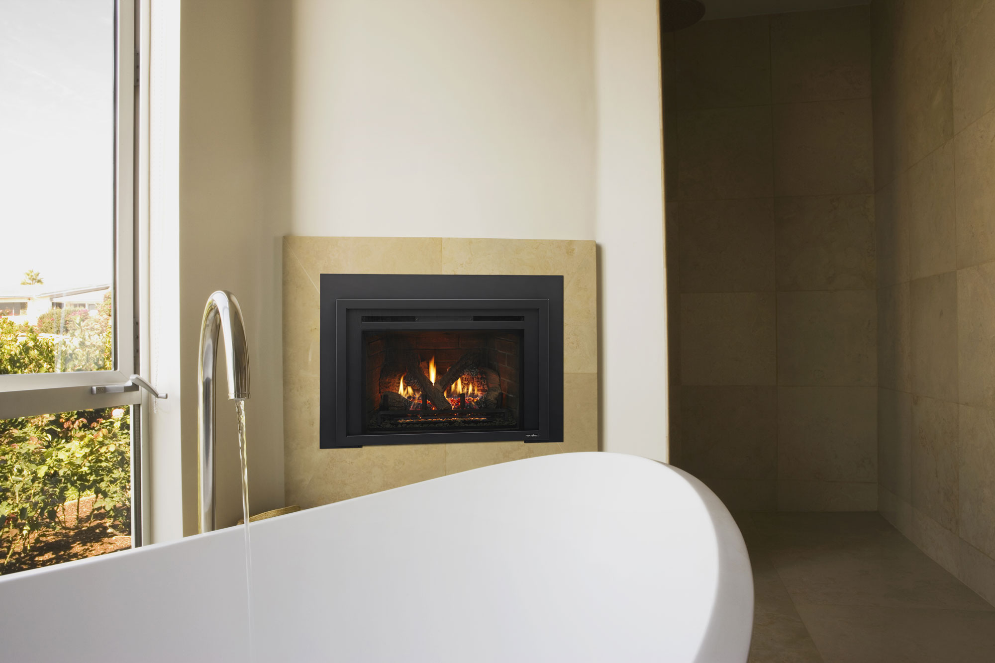 Escape-I30FB-Photo-(Firescreen,-Black,-Room-4C-High-res)
