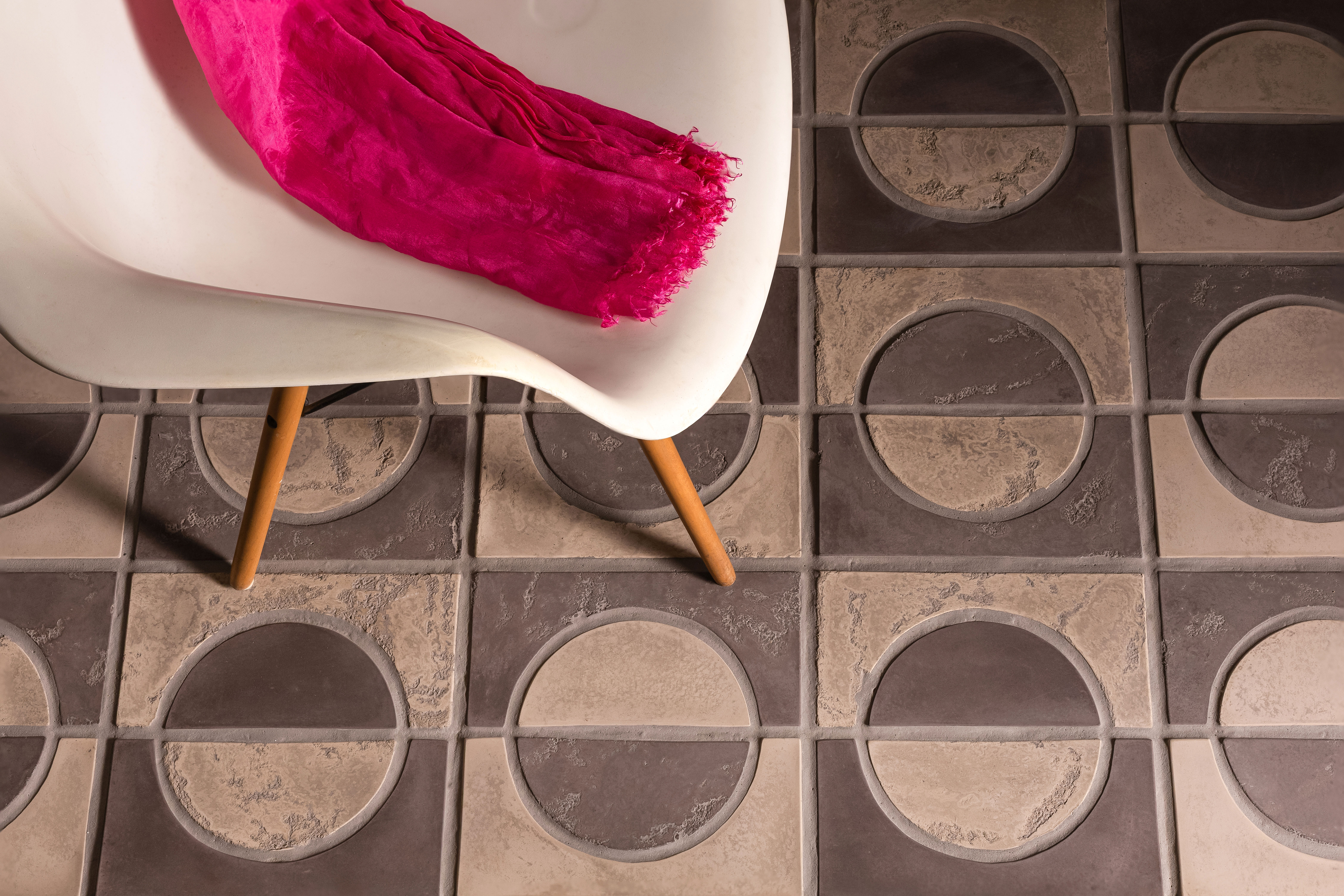 staged-3x5-floor-sealed-arches-cotto-chocolate-bone-04