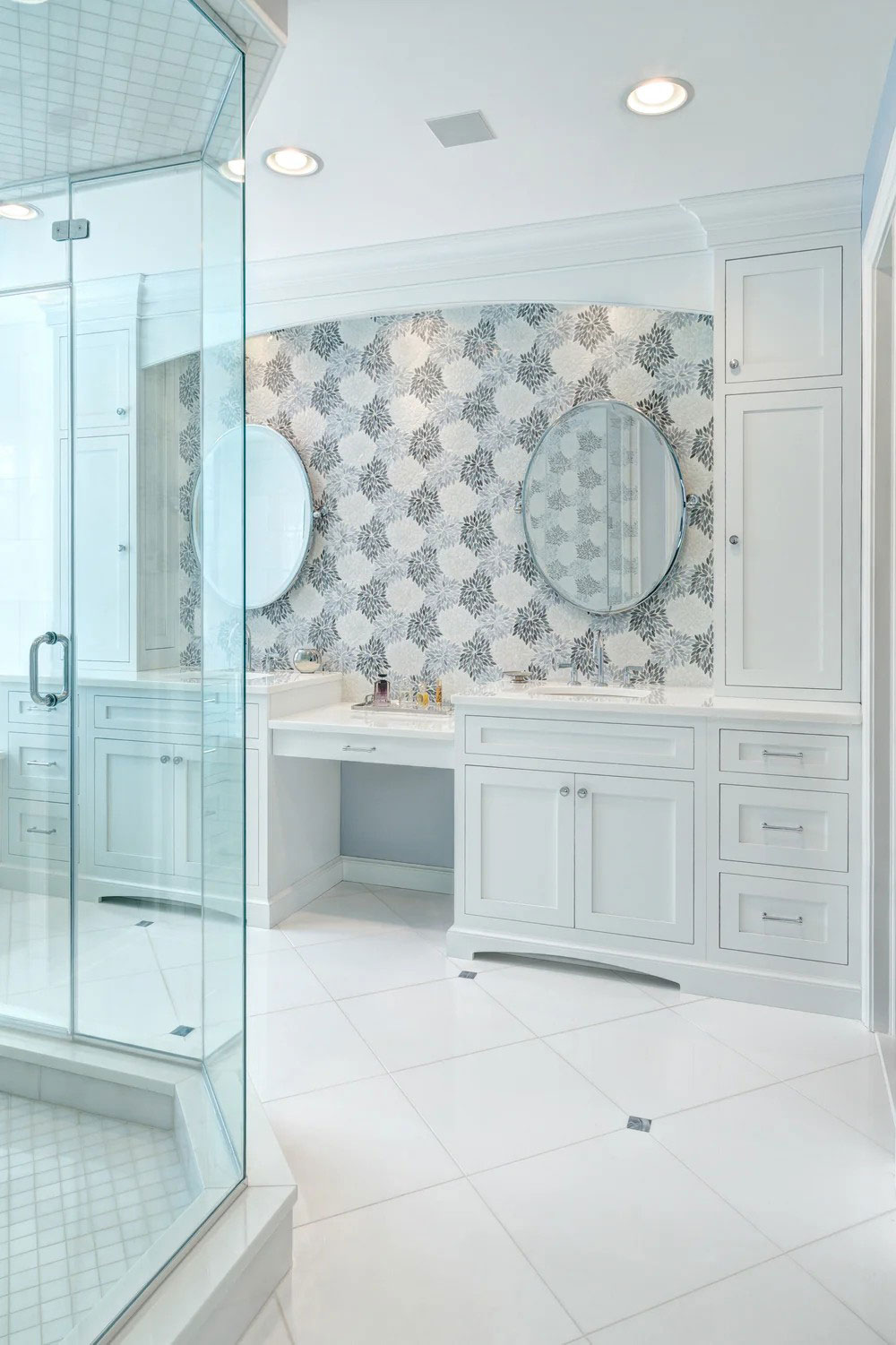 T-279219-JGES-GBL-MOSGLASS-8FEX9ESIT-GLS-room