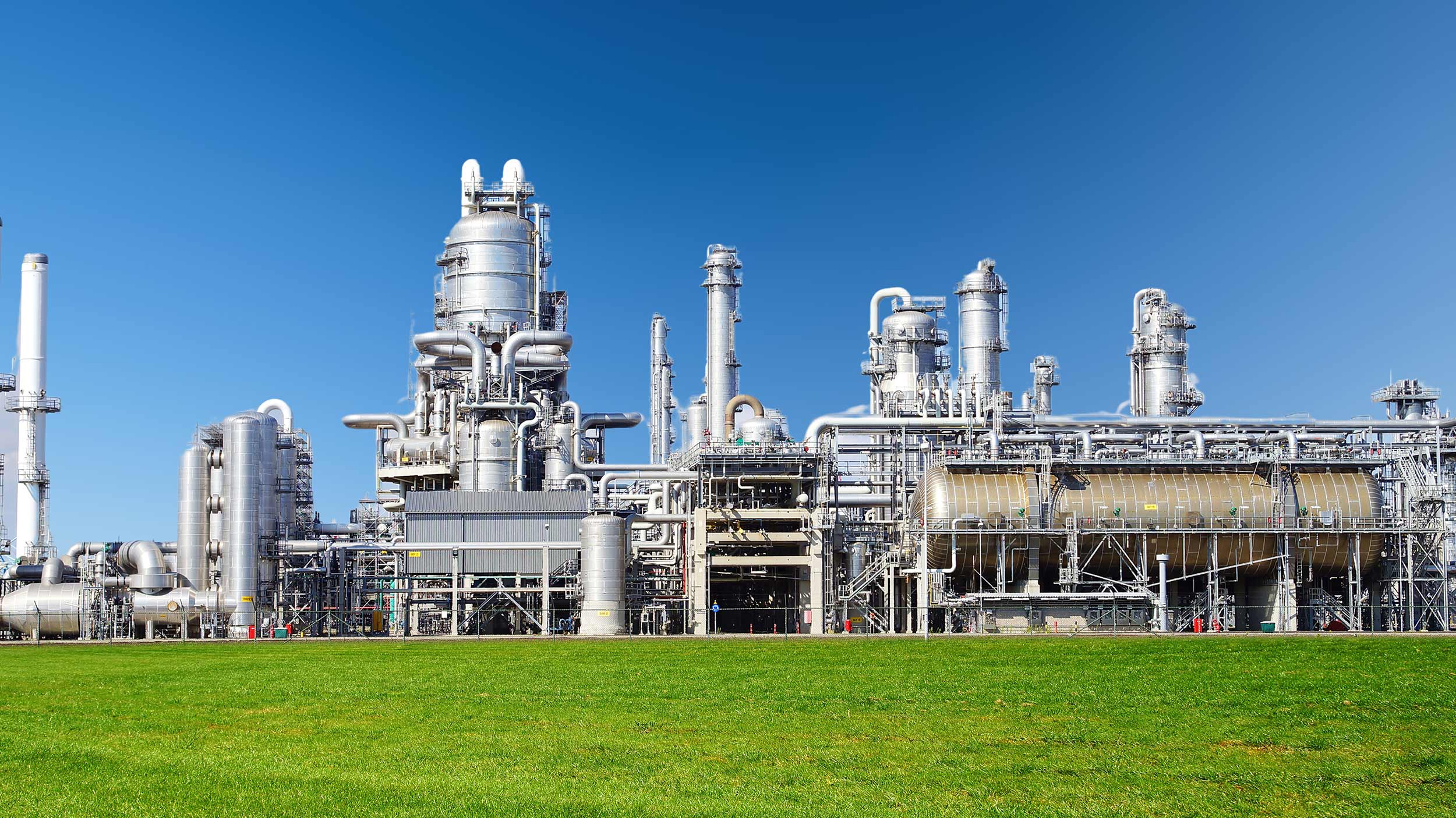 Critical role of pipeline design in transboundary CCS 