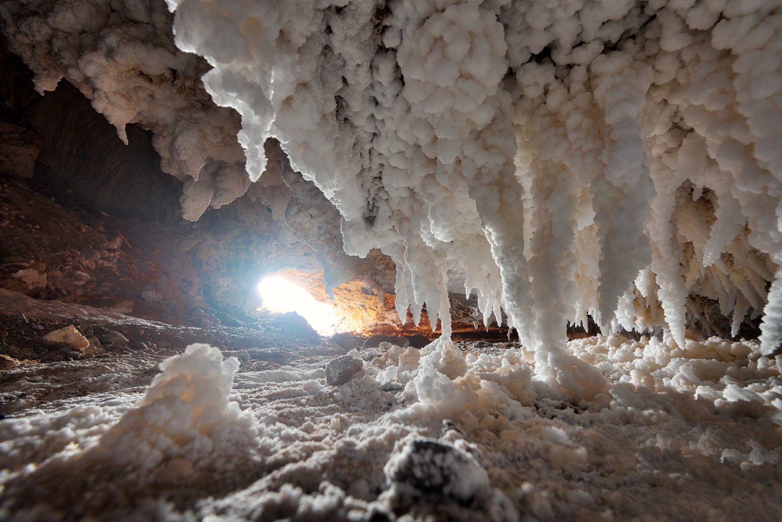 Advanced Completions Tools in Salt Caverns