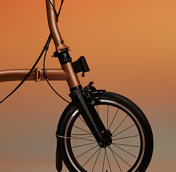 Two unique finishes, same ultra-light engineering.