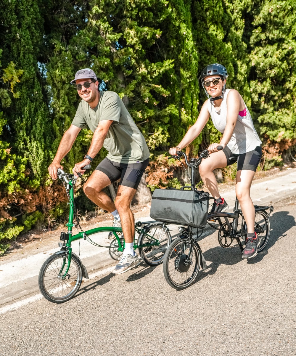 2 Brompton riders riding towards Mont Ventoux