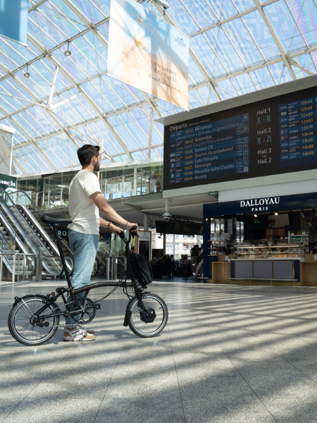 Brompton on a Paris train
