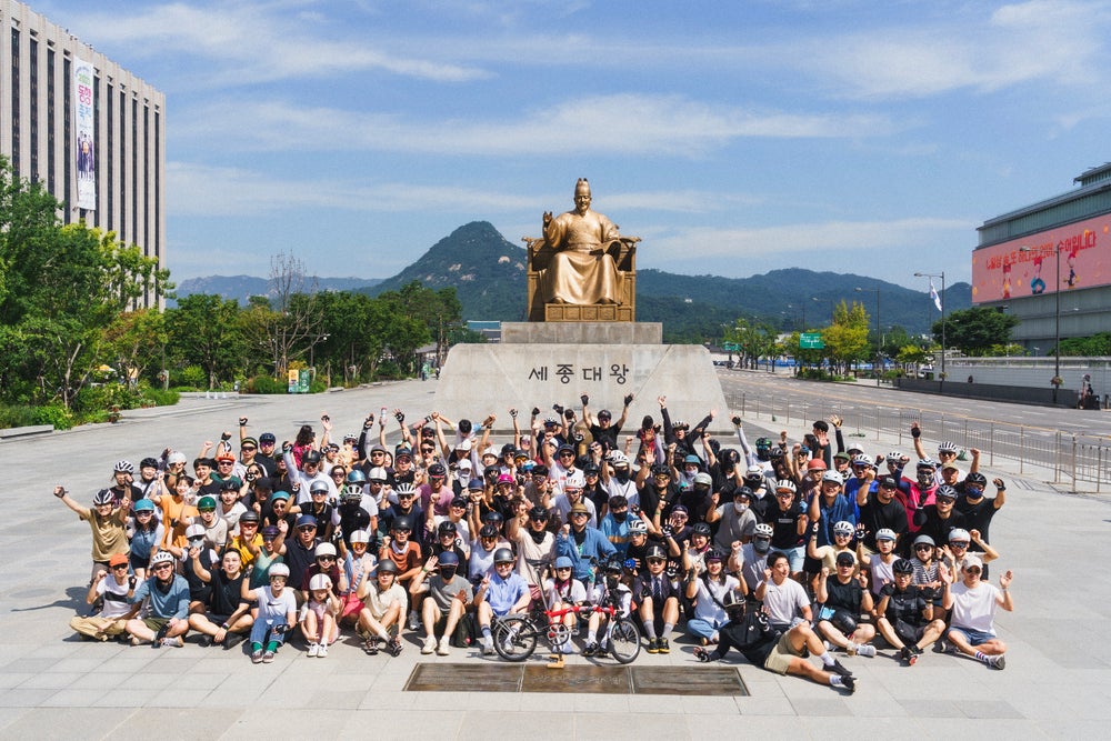 The One Millionth Brompton community posing in Seoul, South Korea after their event