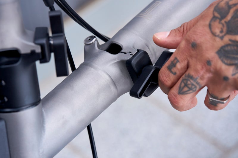 Close up of Brompton hinge clamp
