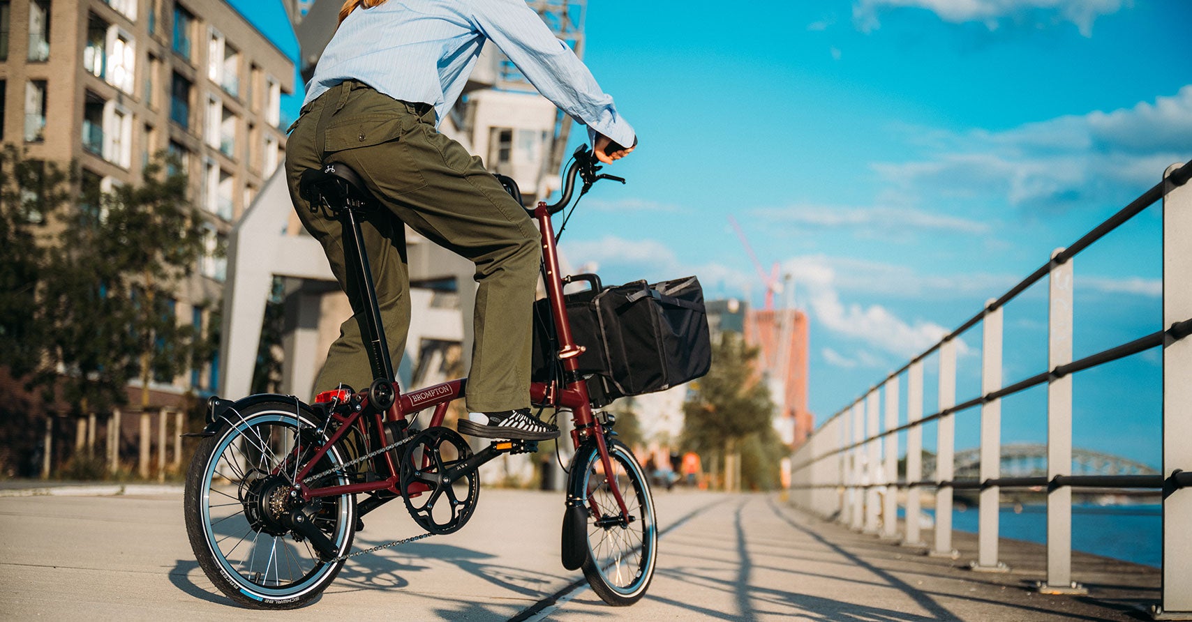 Un mec prend la Electric C Line
