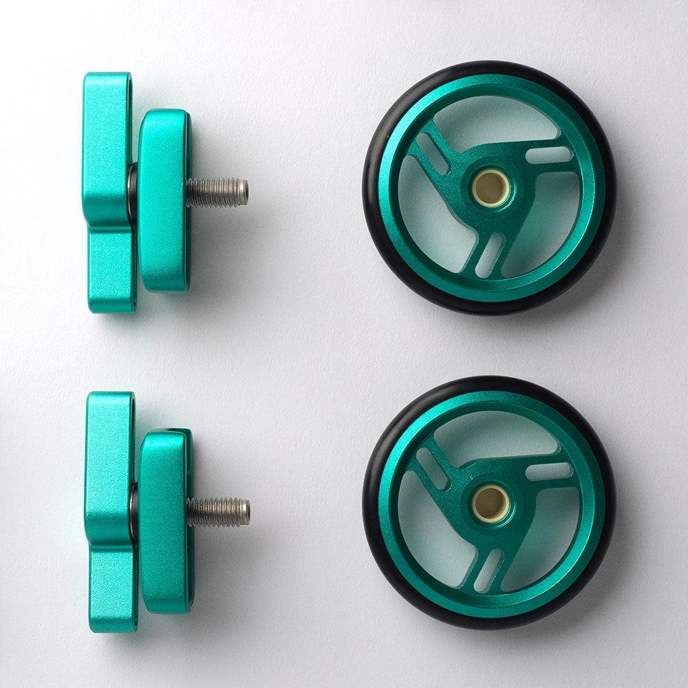 Close up of gold hinge clamp