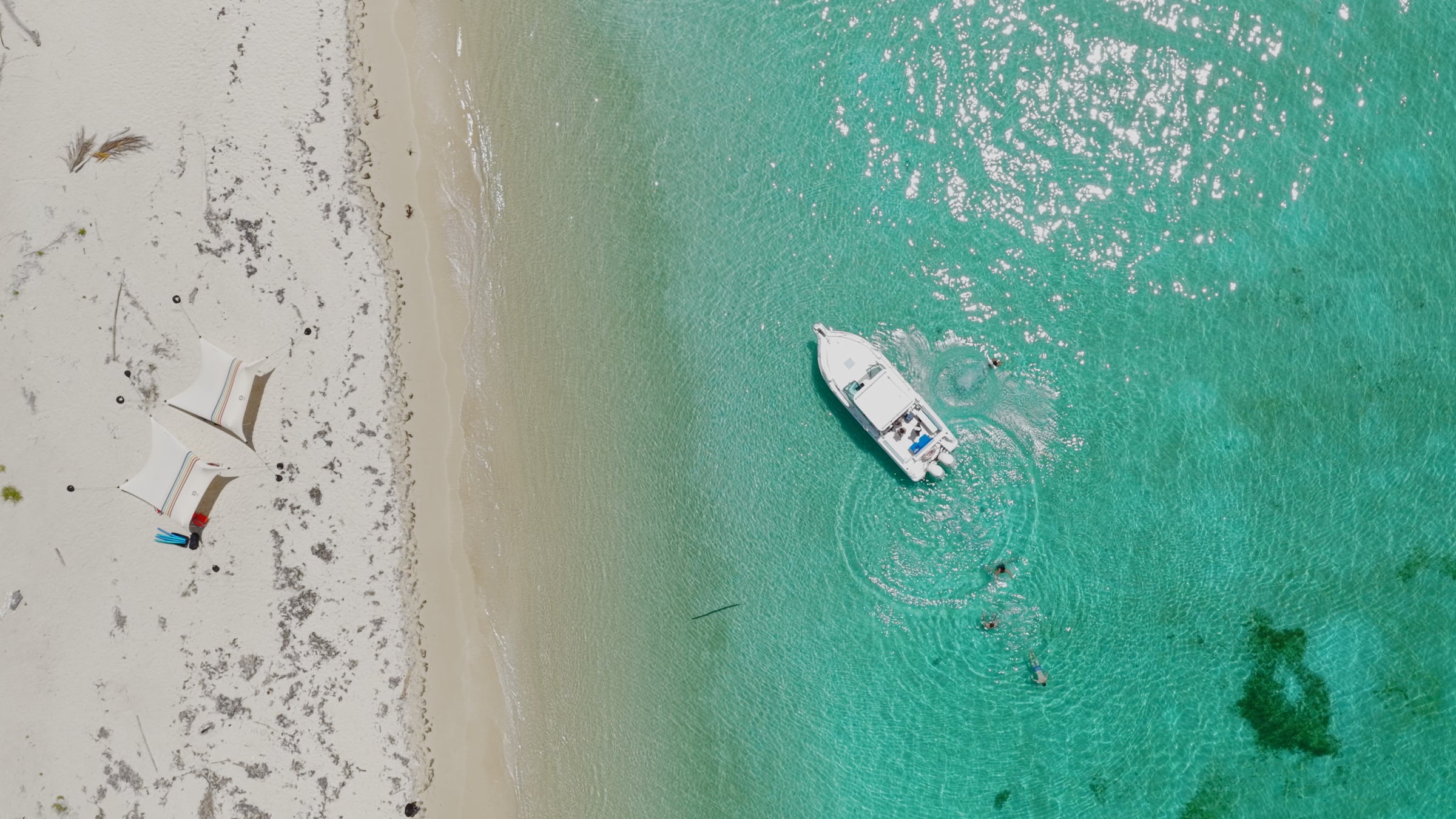 Pristine beaches in Panama by private yacht.