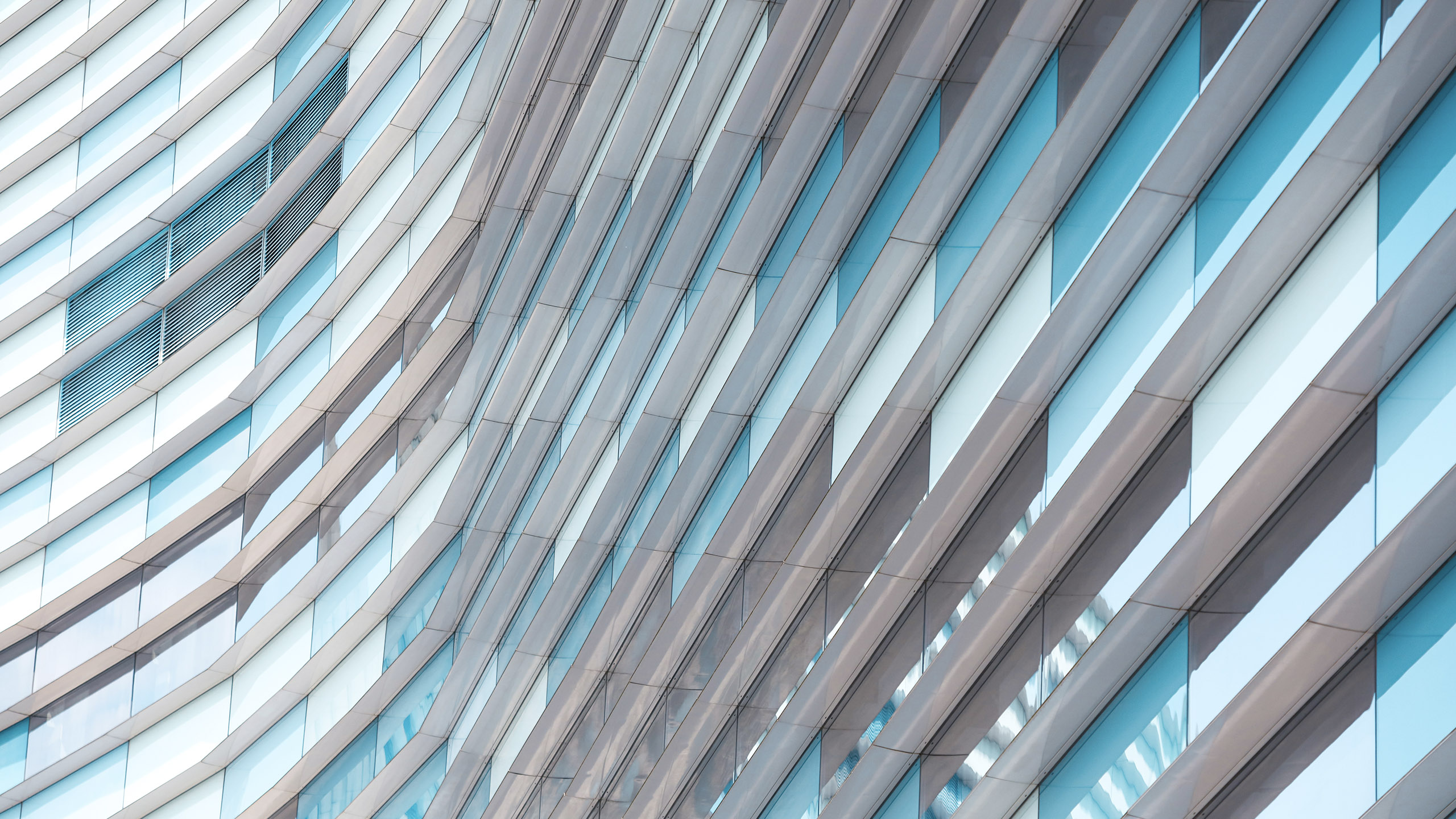 A_large_building_with_many_windows_PPT.jpg