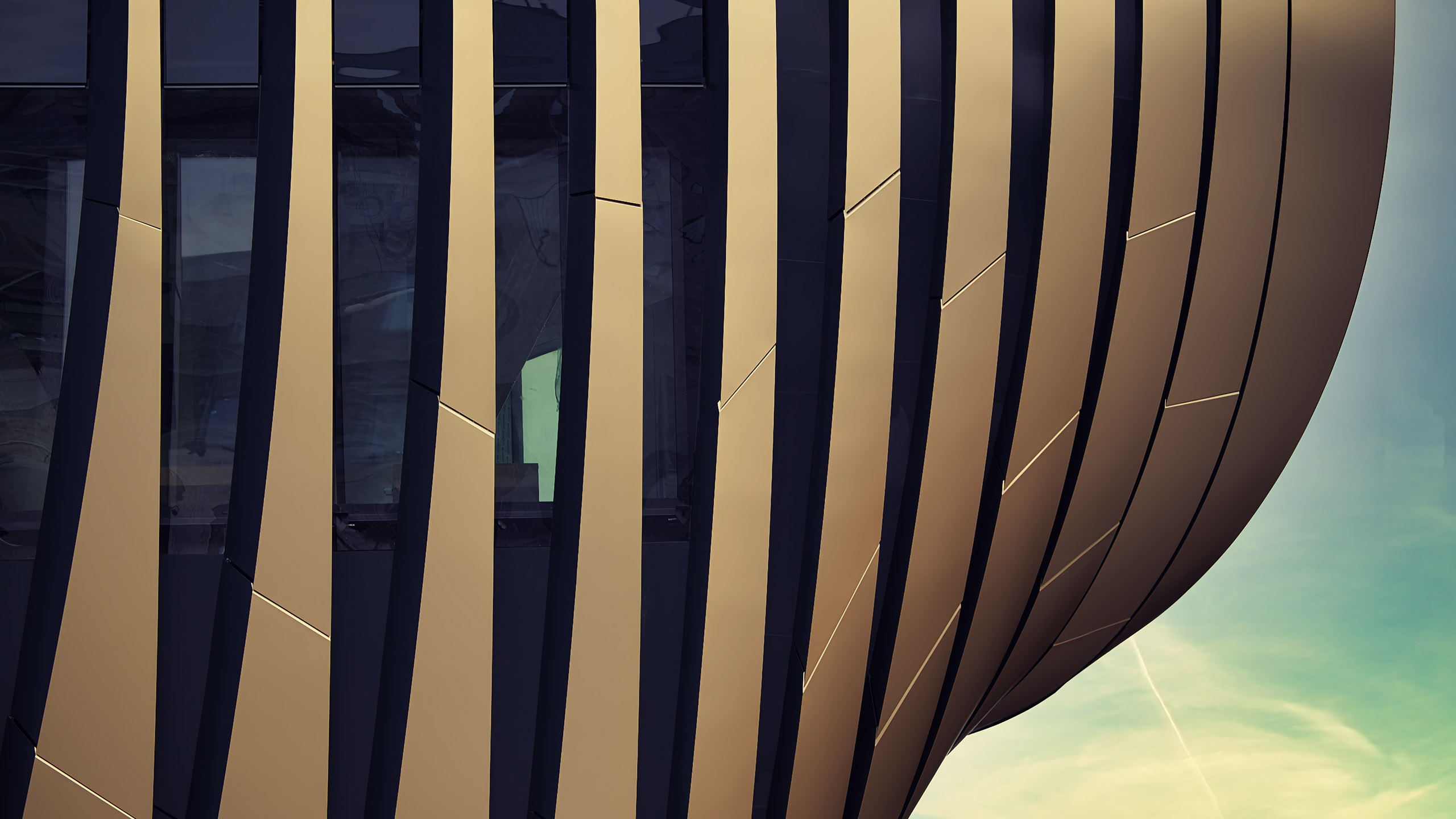 Masarycka_Spojka_building_in_Prague_PPT