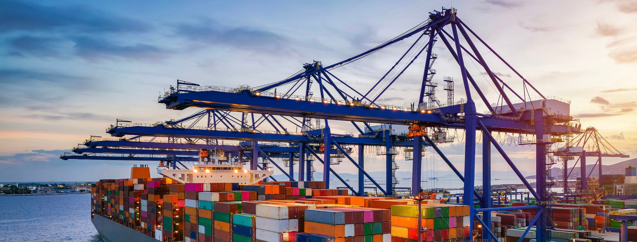 Large container cargo ship_PPT.jpg