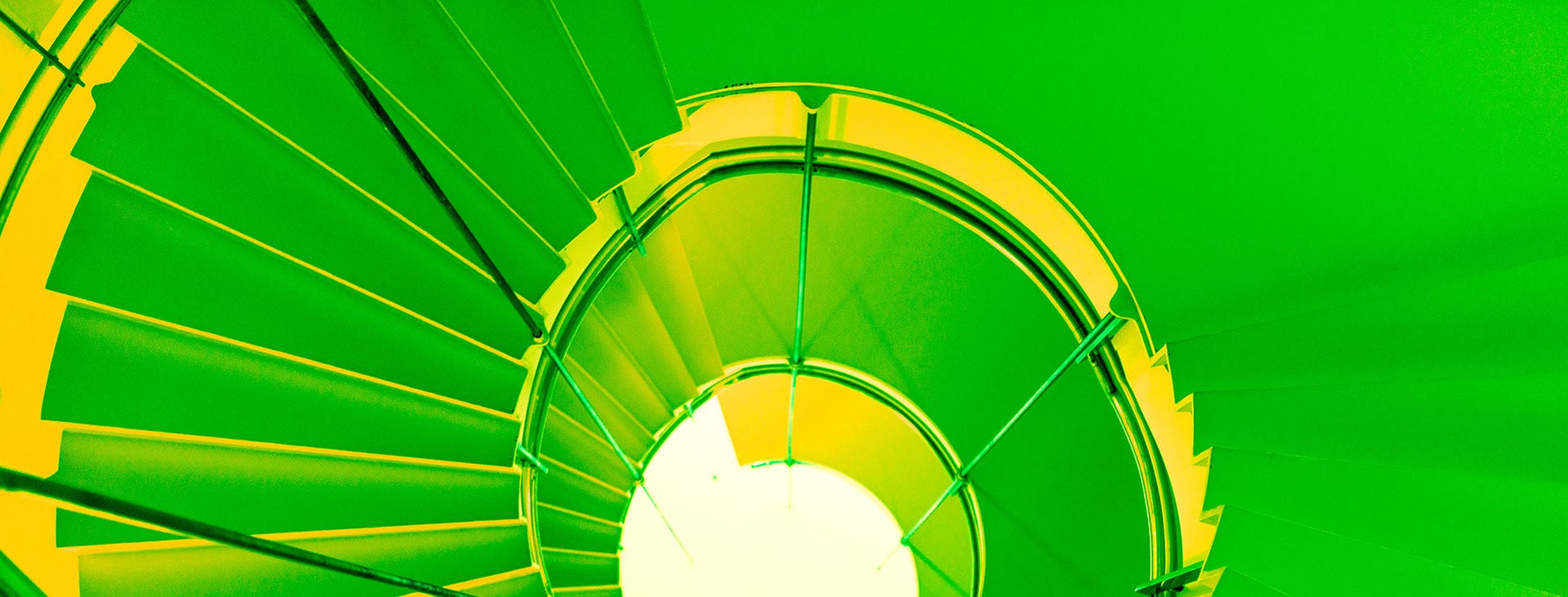 Green_spiral_staircase_PPT.jpg