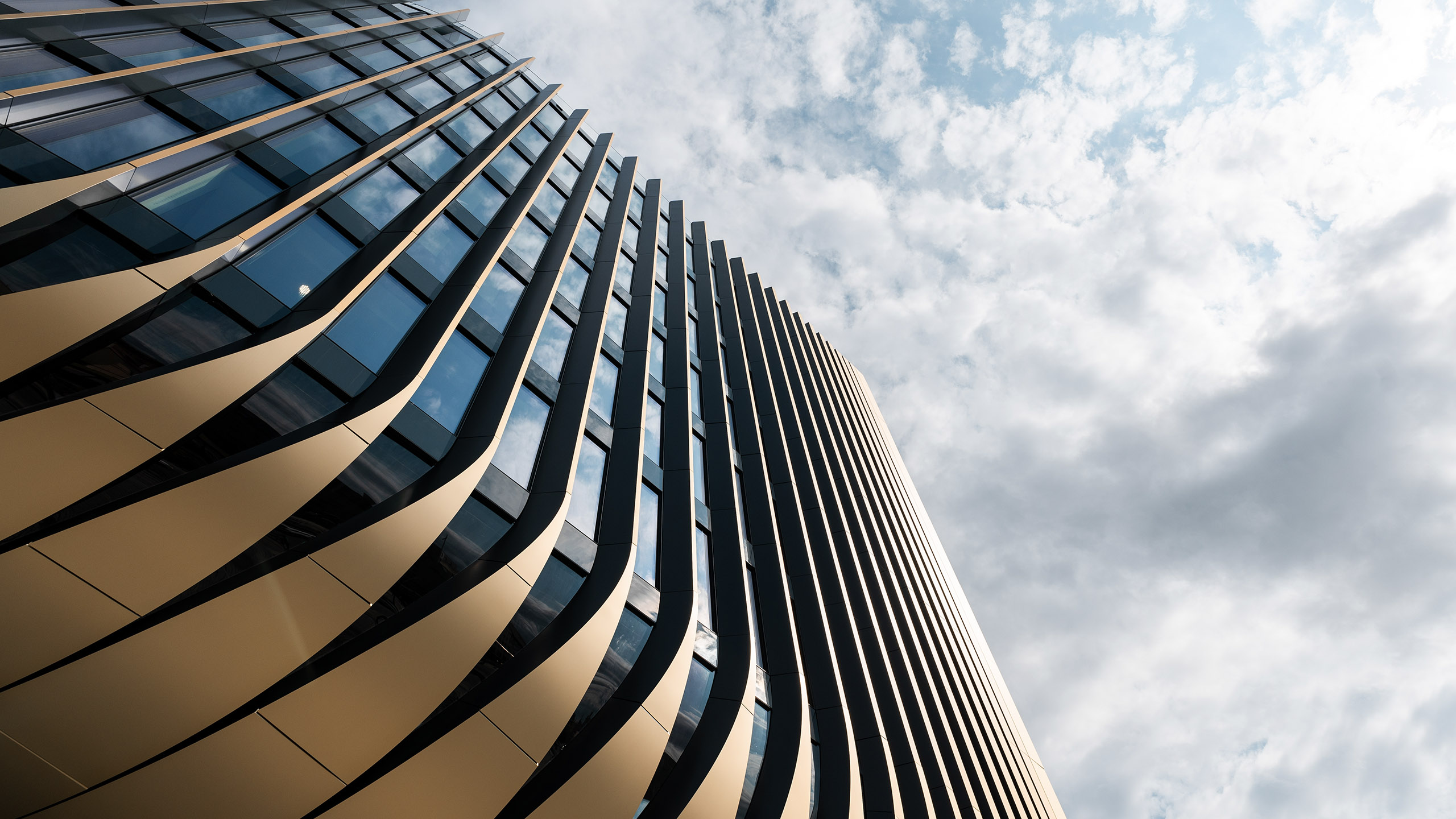 Abstract_detail_of_a_modern_architecture_building_PPT.jpg